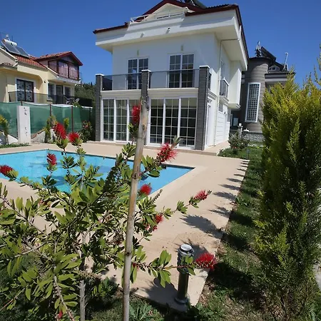 Lighthouse Rima Villas